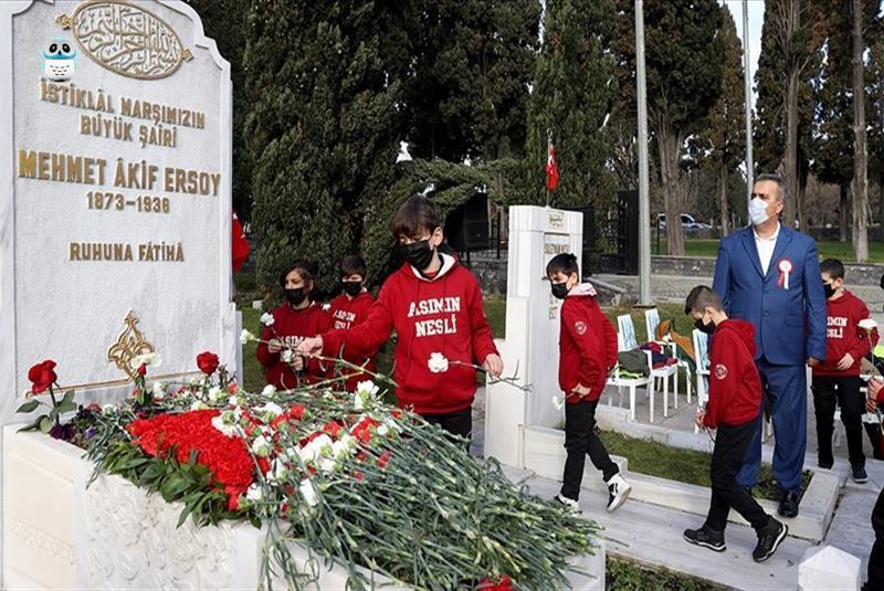 Mehmet Akif Ersoy ölüm yıl dönümünde anılıyor